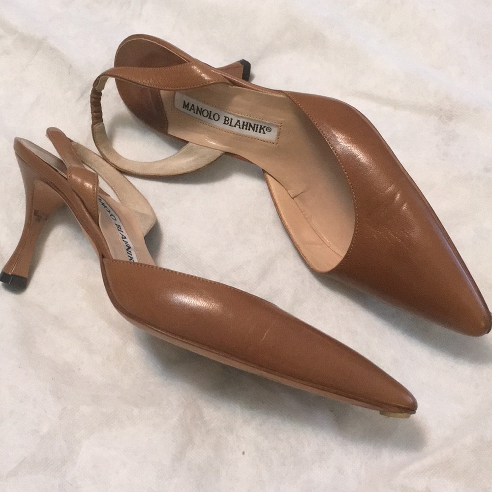 Manolo Blahnik pumps camel slingbacks 35 1/2